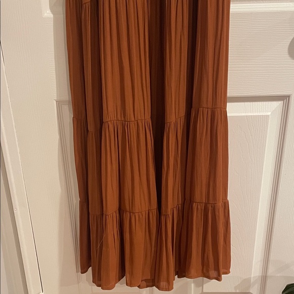 Off-Shoulder Brown Maxi Dress - Picture 3 of 4